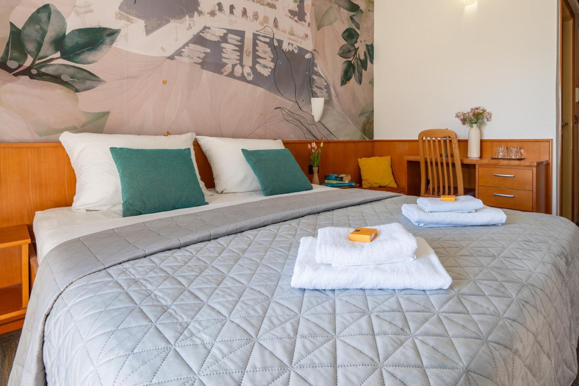 Newly Renovated Hotel Kastil 볼 외부 사진