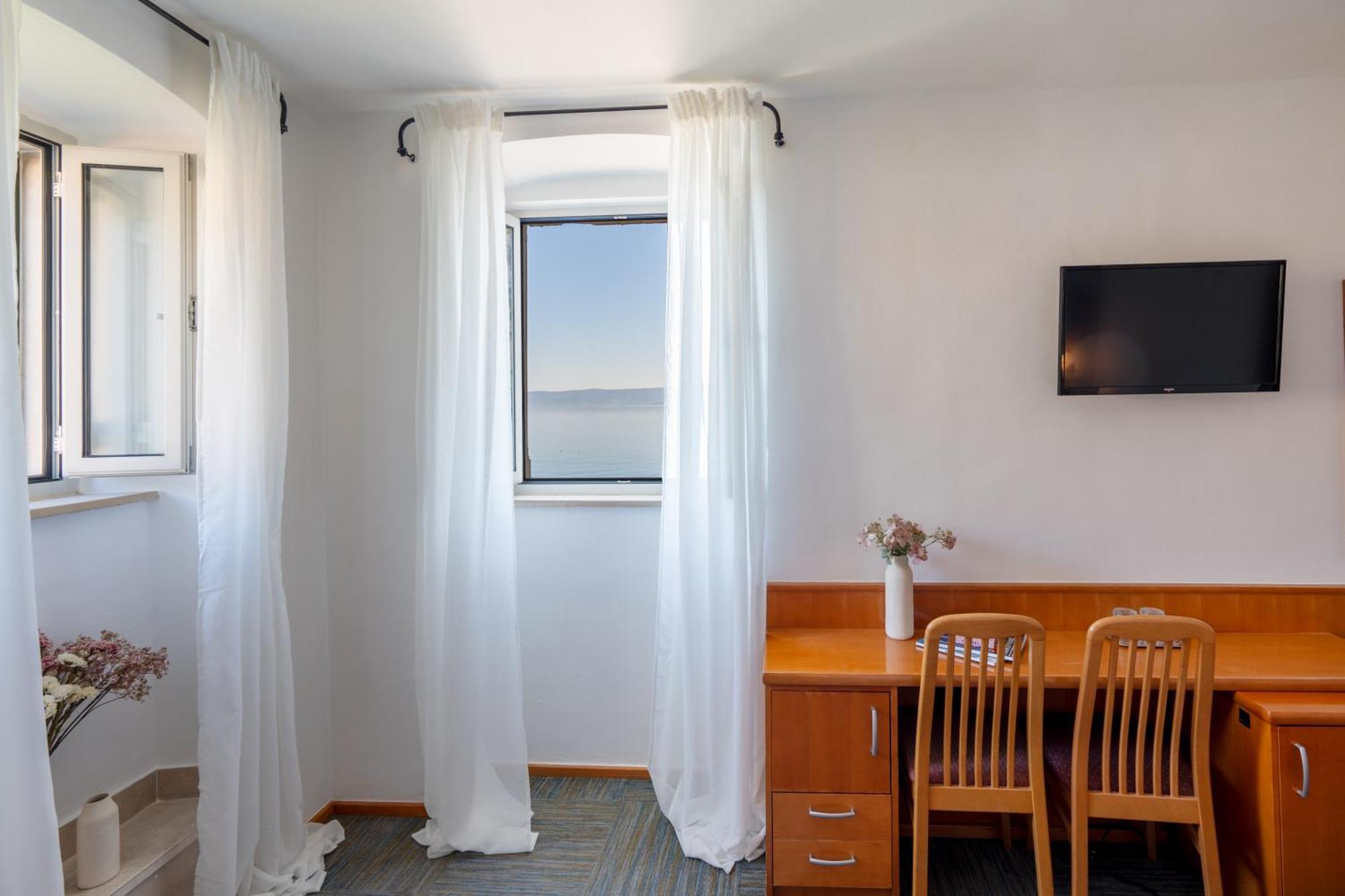 Newly Renovated Hotel Kastil 볼 외부 사진